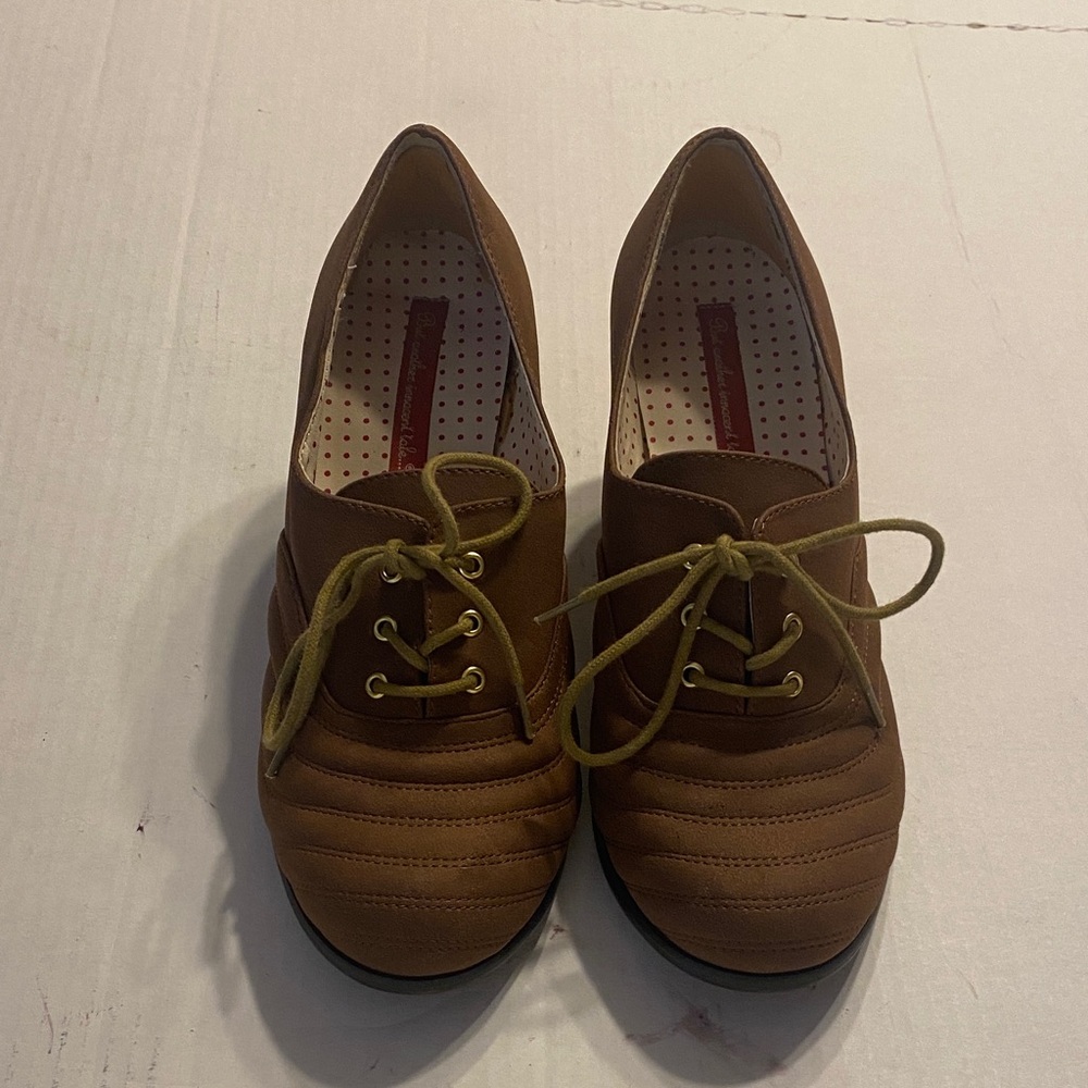 Classic Brown Lace-Up Women's Loafers